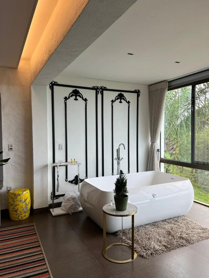 Deluxe King Suite,1494701512:JPEG